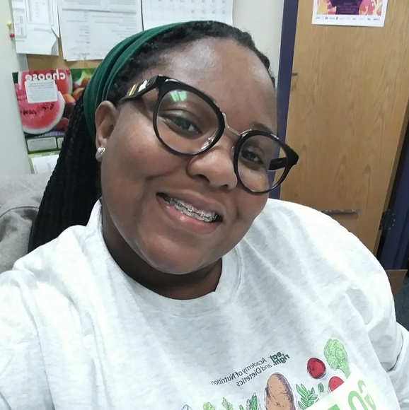 Meet your Posher, Jc - Picture 2 of 4